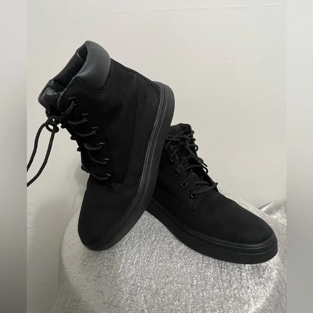 Timberland Women’s Size 5.5 / EU 36)W Black Nubuck Lace-Up Boots (/Box(B44)✨✨